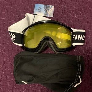 Findway Yellow Lens Ski Goggles Brand New. Unisex . Adult or Child